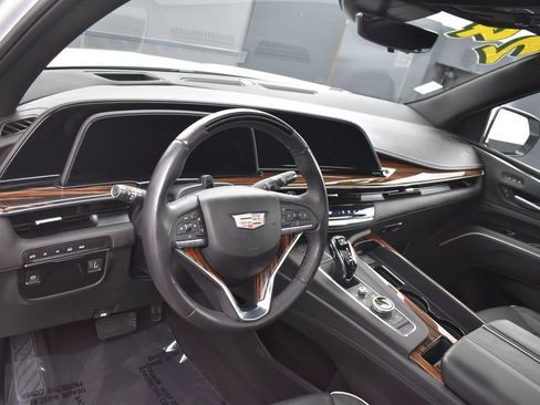 Used 2024 Cadillac Escalade Premium Luxury w/ LPO, Floor Liner Package AWD/4WD image 12