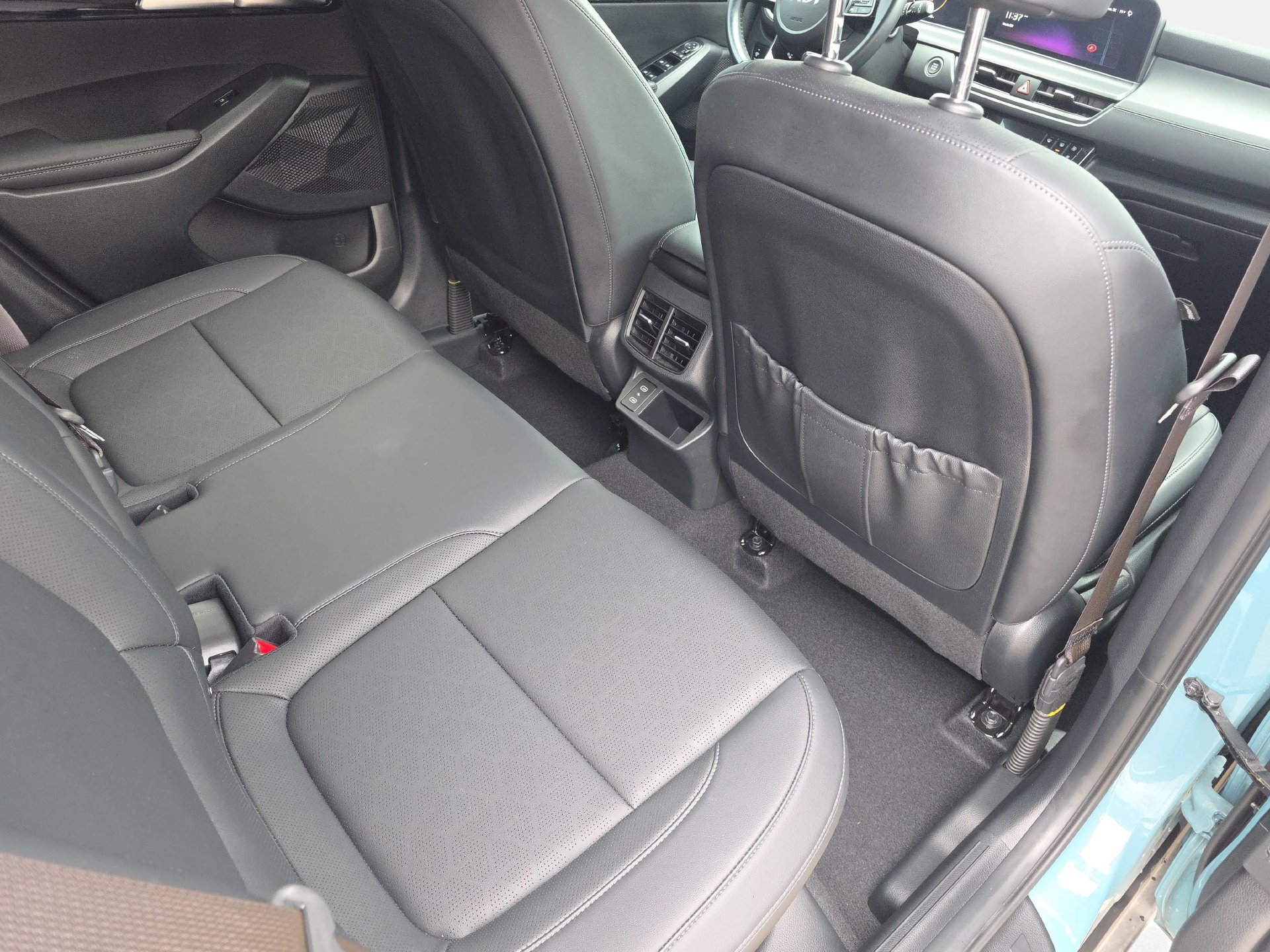 Used 2024 Kia Seltos EX FWD image 11