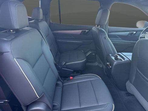 Used 2025 Buick Enclave Preferred image 14