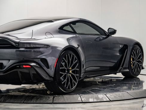 Used 2023 Aston Martin V12 Vantage RWD image 23
