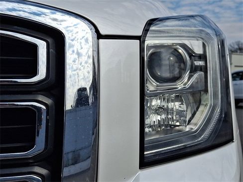 Used 2018 GMC Yukon SLT w/ Open Road Package image 9