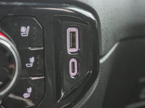 Used 2024 Chevrolet Silverado 2500 High Country w/ Technology Package image 38