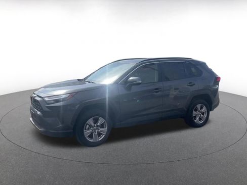 Used 2025 Toyota RAV4 XLE w/ Convenience Package image 7
