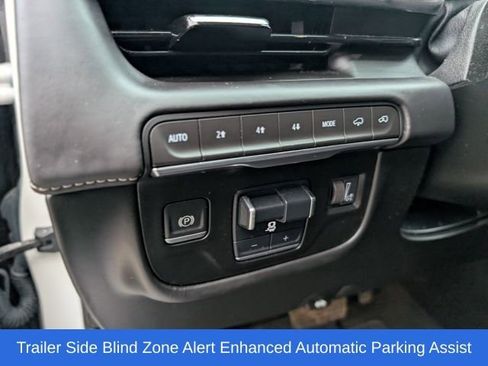 Used 2023 Cadillac Escalade Sport Platinum w/ LPO, ONYX Package image 18