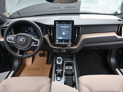 New 2026 Volvo XC60 B5 Core w/ Climate Package image 19