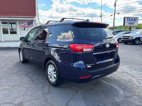 Used 2018 Kia Sedona LX w/ LX Essentials Premium Package FWD image 5