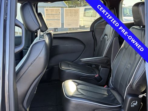 Used 2020 Chrysler Pacifica Limited w/ Advanced Safetytec Group image 15