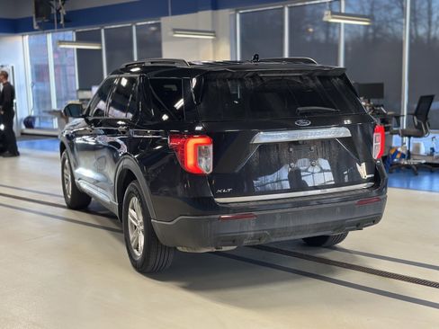 Used 2020 Ford Explorer XLT w/ Comfort Package image 7