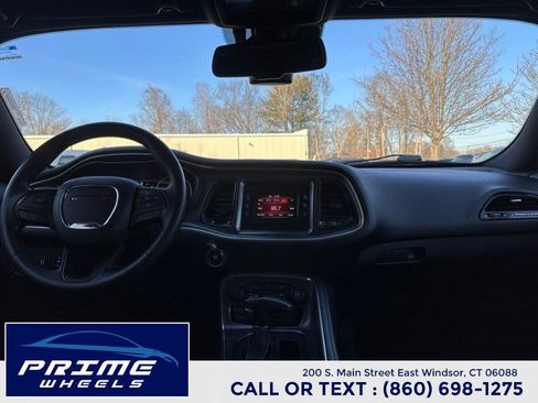 Used 2017 Dodge Challenger SXT image 15