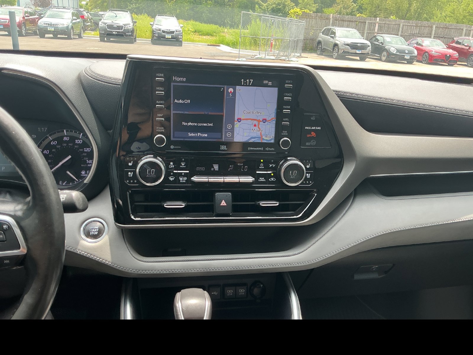 Used 2021 Toyota Highlander Limited FWD image 17