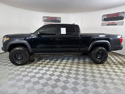 Used 2019 Toyota Tacoma TRD Off-Road image 7