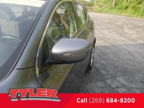 Used 2022 Nissan Rogue Sport SV AWD/4WD image 12