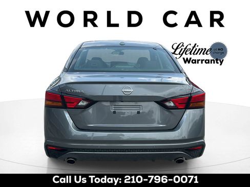 Used 2025 Nissan Altima 2.5 SV w/ SV Premium Package FWD image 4