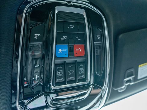 Used 2023 Jeep Grand Cherokee Summit image 25