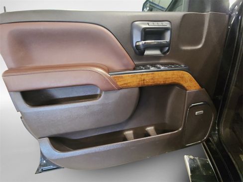 Used 2018 Chevrolet Silverado 1500 High Country image 14