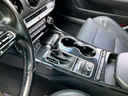 Used 2019 Kia Stinger Premium image 15