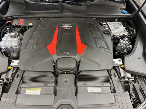 Used 2025 Audi RS Q8 performance image 34