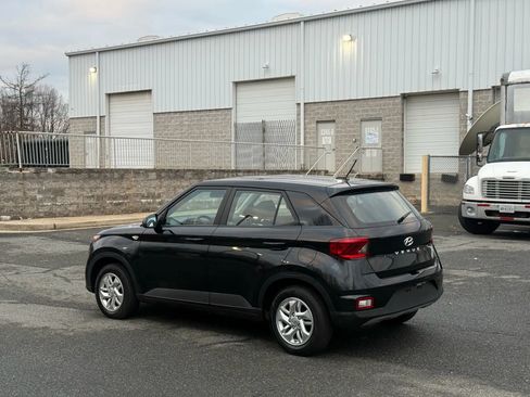 Used 2023 Hyundai Venue SE w/ Cargo Package image 10