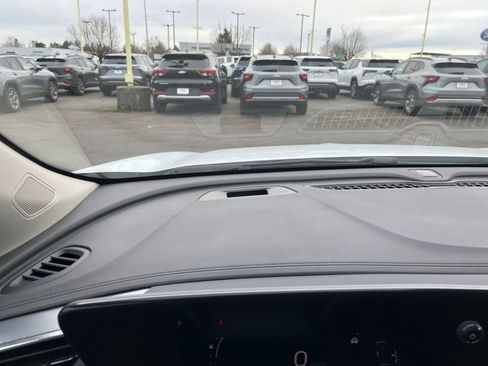 Used 2025 Buick Encore GX Preferred image 32