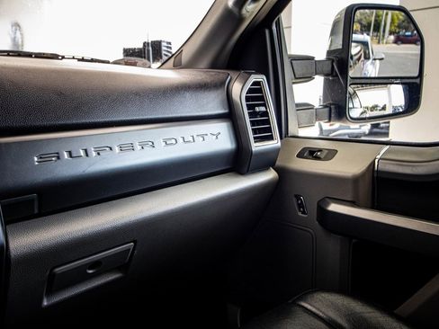 Used 2017 Ford F250 XLT w/ XLT Premium Package image 38