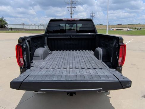 Used 2023 GMC Sierra 1500 AT4 w/ AT4 Premium Package AWD/4WD image 44