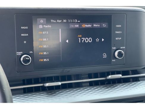 Used 2022 Kia Carnival LX FWD image 26