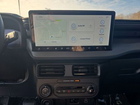 Certified 2025 Ford Maverick Lariat w/ Black Appearance Package image 27