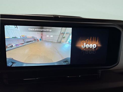 New 2025 Jeep Gladiator Sport AWD/4WD image 24
