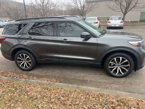 Used 2020 Ford Explorer ST w/ Premium Technology Package image 4