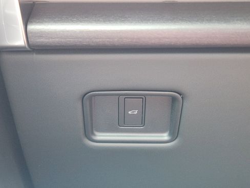 New 2026 Land Rover Range Rover Long Wheelbase SE image 21