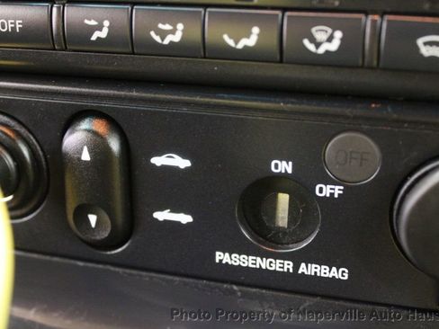 Used 2002 Ford Thunderbird image 27