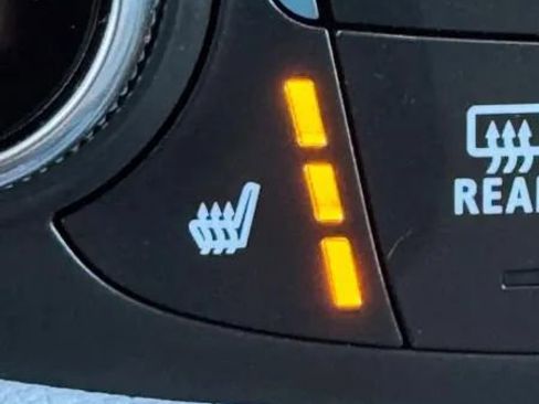 Used 2020 Chevrolet Equinox LT w/ Driver Convenience Package image 36