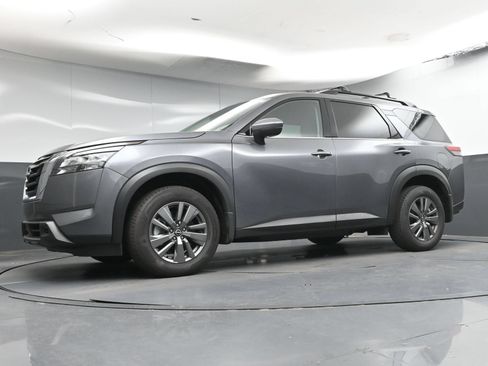 Certified 2025 Nissan Pathfinder SV FWD image 22