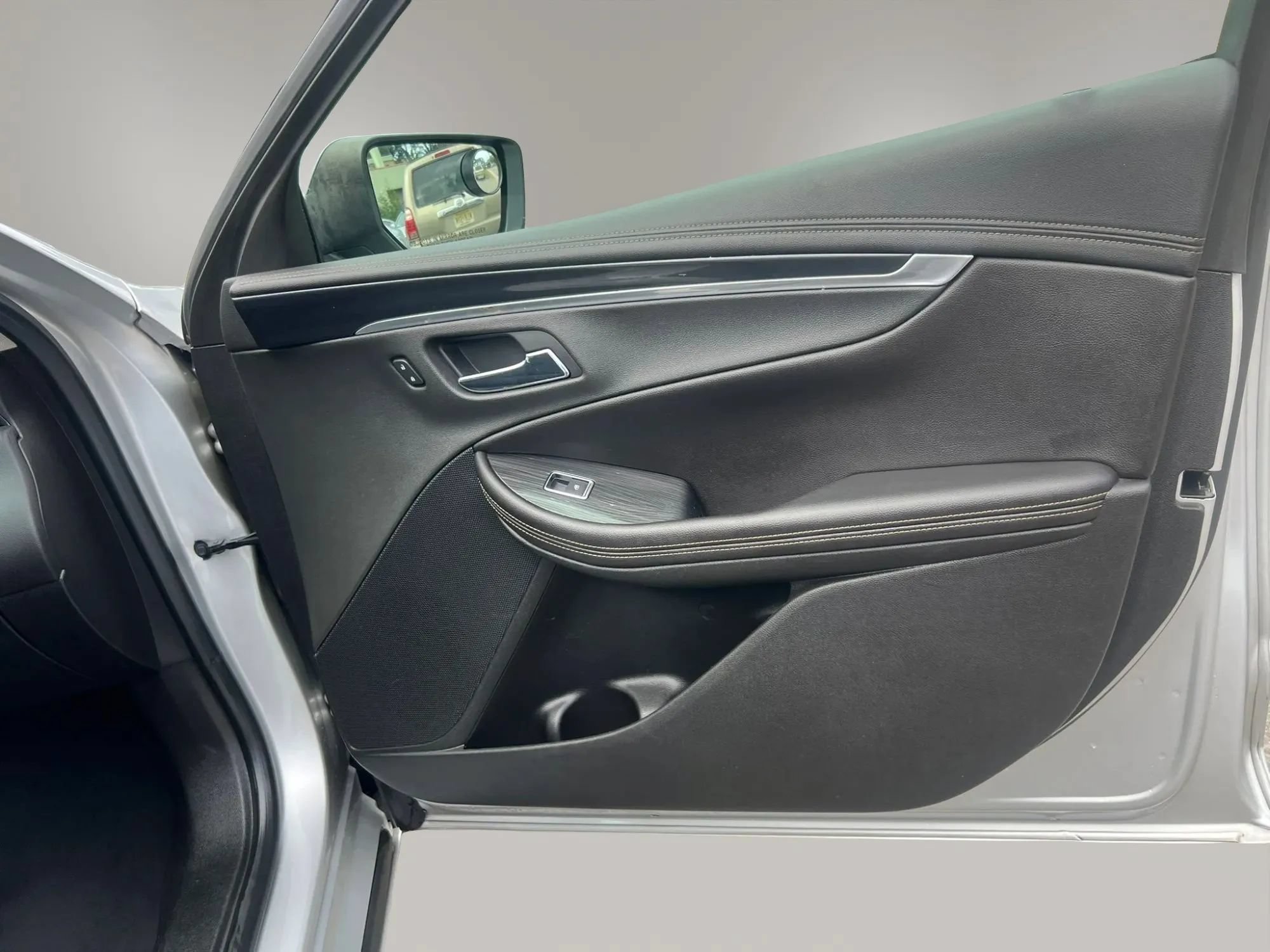 Used 2019 Chevrolet Impala LT FWD image 28