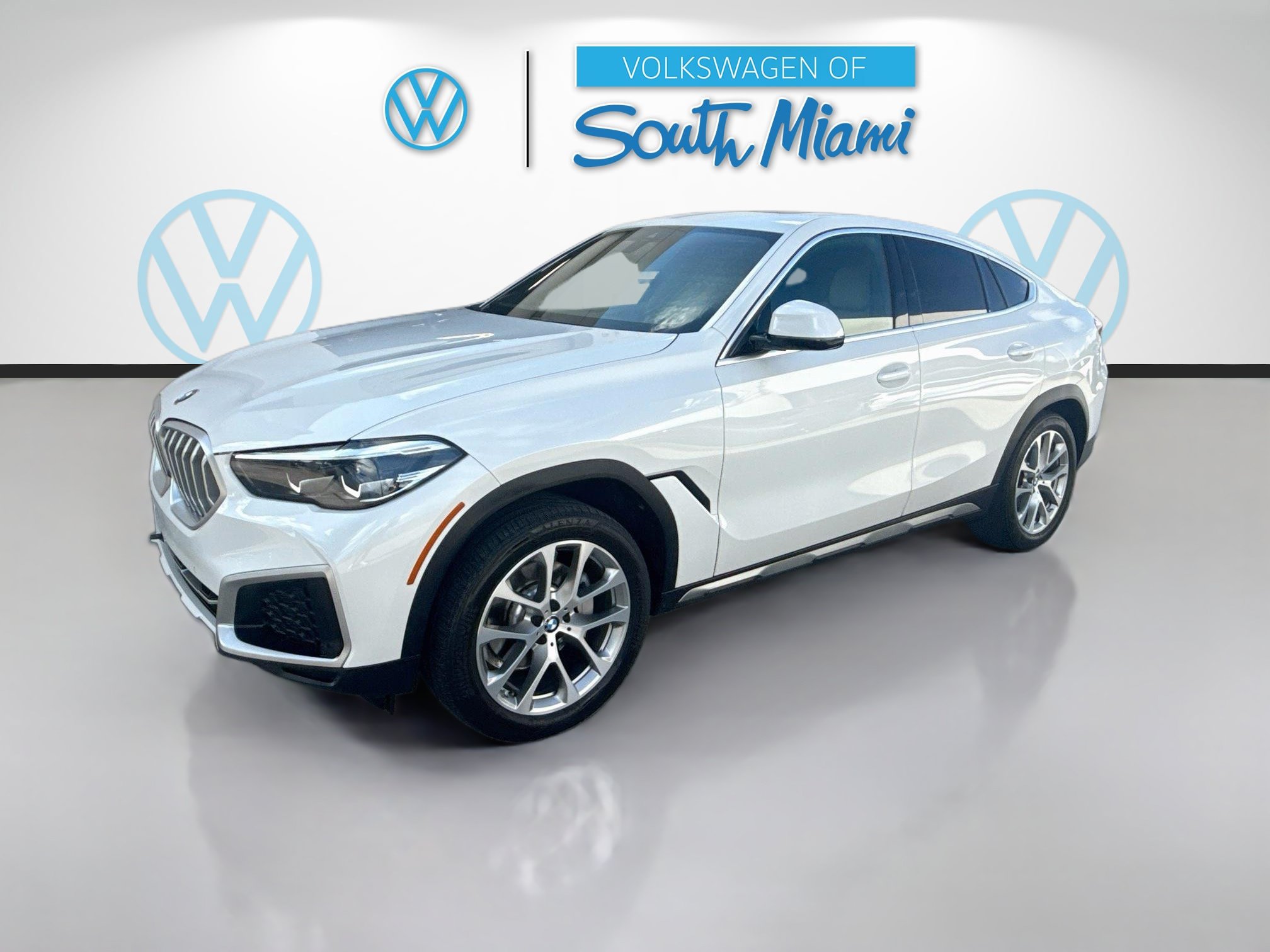 Used 2022 BMW X6 xDrive40i w/ Premium Package AWD/4WD image 3