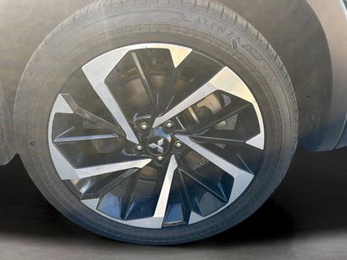 Used 2024 Mitsubishi Outlander 4WD Plug-In Hybrid image 31