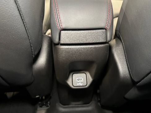 Used 2023 Jeep Renegade Trailhawk w/ Trailhawk Elite Group AWD/4WD image 9