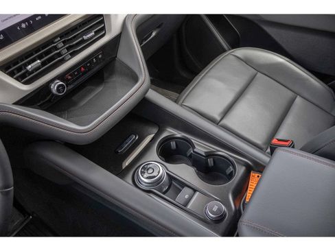 Used 2025 Ford Explorer Active w/ Active Comfort Package AWD/4WD image 28