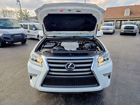 Used 2019 Lexus GX 460 Premium w/ Premium Package image 39