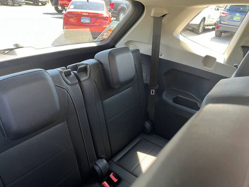 Used 2019 Volkswagen Tiguan SE FWD image 24