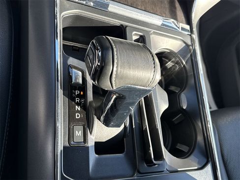 Used 2021 Ford F150 Lariat w/ Equipment Group 502A High image 21