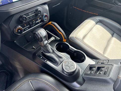 Used 2024 Ford Bronco Badlands w/ Sasquatch Package image 25