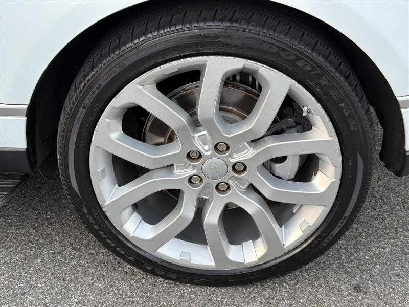 Used 2017 Land Rover Range Rover Supercharged AWD/4WD image 13