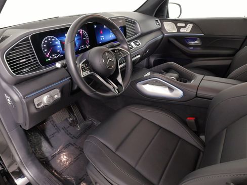 Used 2025 Mercedes-Benz GLE 450e 4MATIC w/ Winter Package image 30