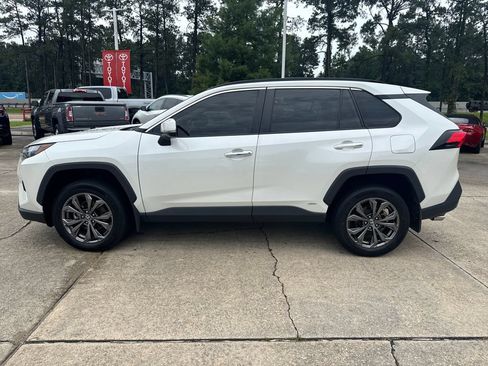 Used 2022 Toyota RAV4 Limited AWD/4WD image 2