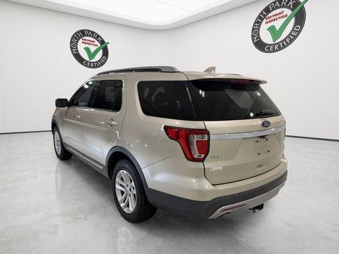 Used 2017 Ford Explorer XLT w/ Equipment Group 201A FWD image 5