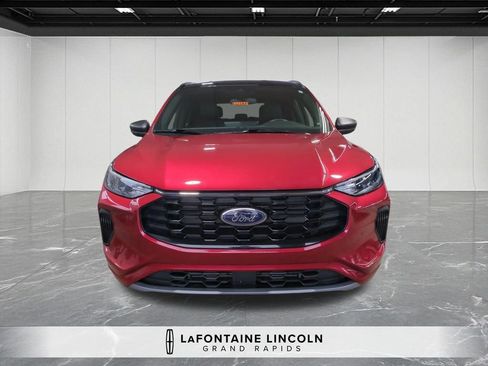 Used 2023 Ford Escape ST-Line w/ Tech Pack #1 AWD/4WD image 8