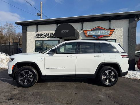 Used 2022 Jeep Grand Cherokee Limited 4xe w/ Luxury Tech Group II image 6