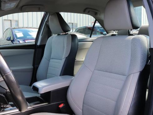 Used 2017 Toyota Camry SE w/ Protection Package (Q2) image 11