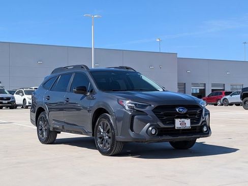 Certified 2025 Subaru Outback Onyx Edition w/ Tech Package 2 AWD/4WD image 7
